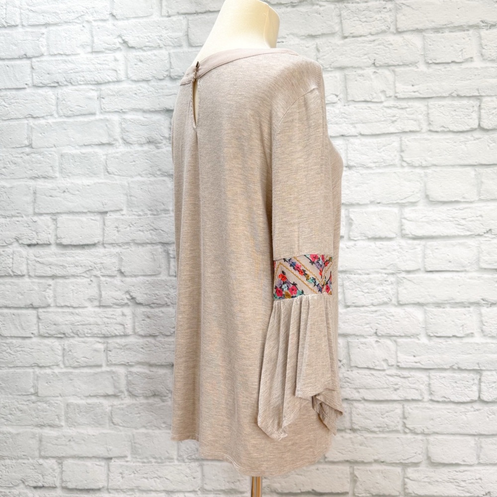 DEMOCRACY colorful embroidered bell sleeve top, M. - Picture 8 of 8